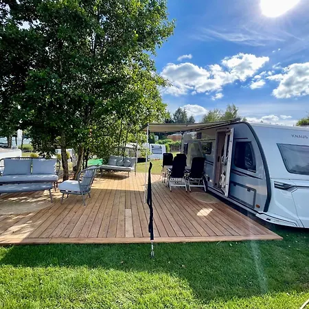 Mazurski Camp Life & Chill - Komfortowa Klimatyzowana Przyczepa Z Duzym Tarasem Campingplads *