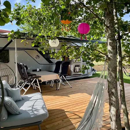 Campsite Mazurski Camp Life & Chill - Komfortowa Klimatyzowana Przyczepa Z Duzym Tarasem