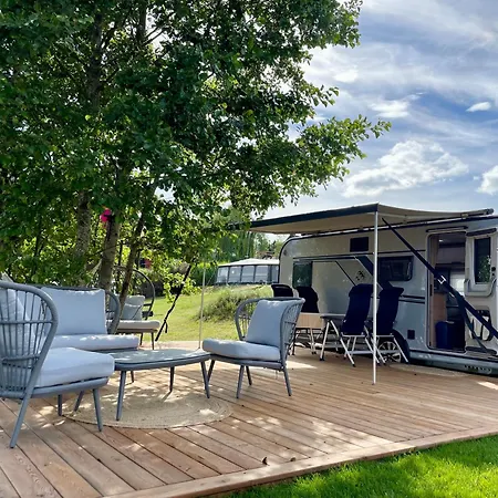 Mazurski Camp Life & Chill - Komfortowa Klimatyzowana Przyczepa Z Duzym Tarasem Campingplads Mikołajki